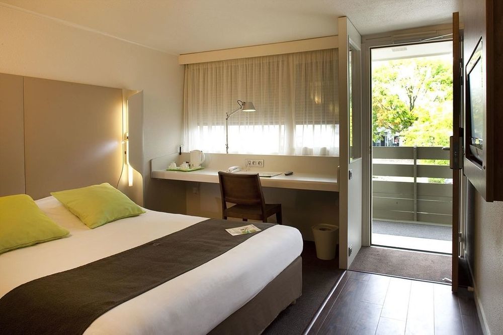 Campanile Geneve - Ferney-Voltaire Hotel Room photo