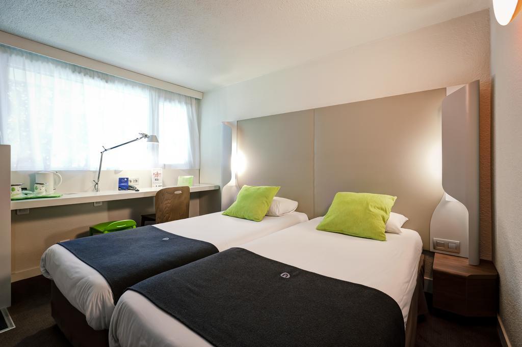 Campanile Geneve - Ferney-Voltaire Hotel Exterior photo