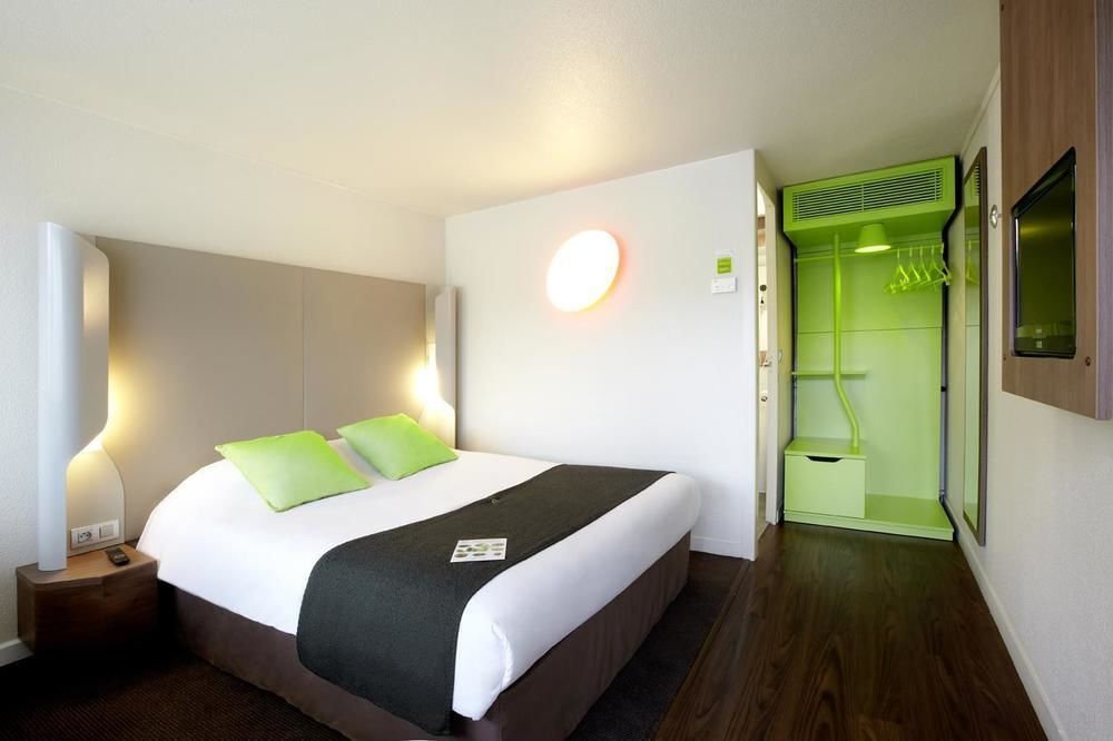Campanile Geneve - Ferney-Voltaire Hotel Room photo